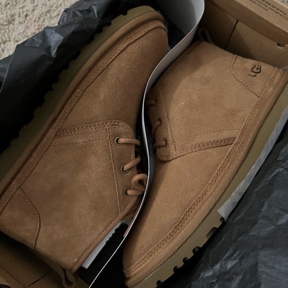 UGGS - Picture 3 of 3